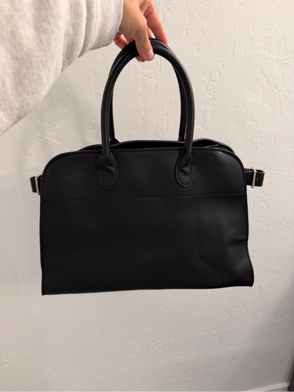 The Row Replica Black Leather Shoulder Bag - Picture 14 of 16